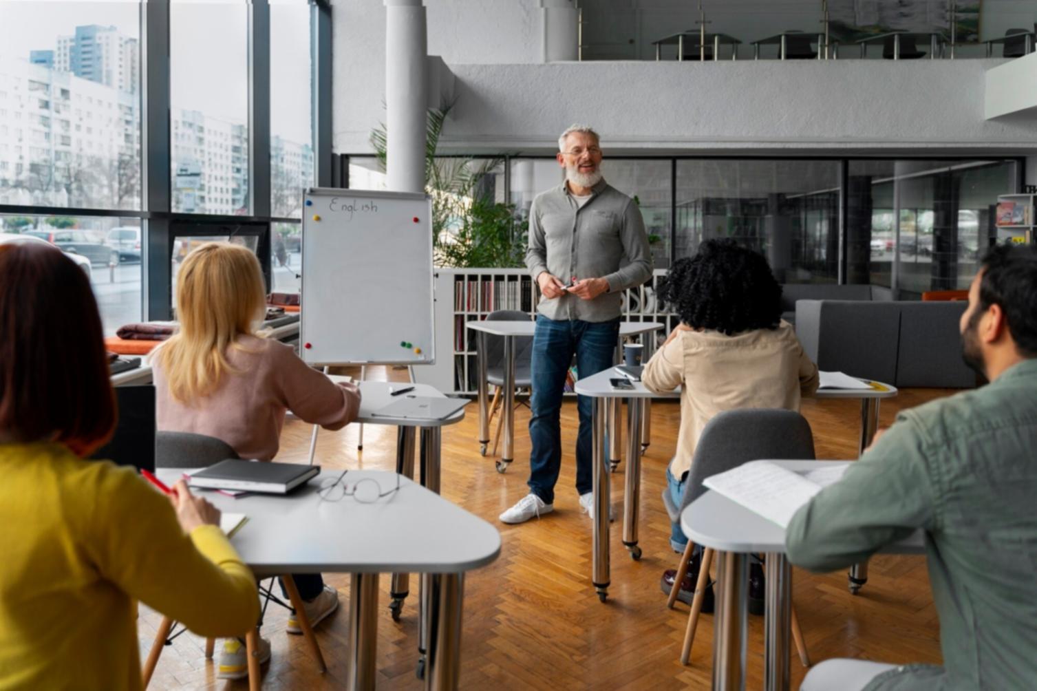 Espace de travail avec documents financiers et graphiques d'analyse budgétaire